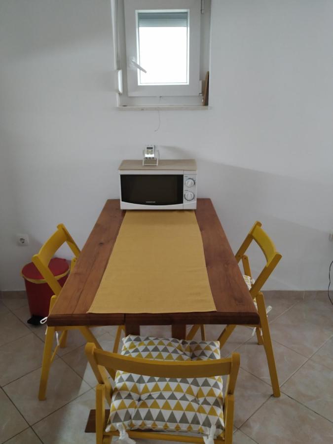 Studio Apartman Violeta II - 50M From The Beach Trogir Bagian luar foto