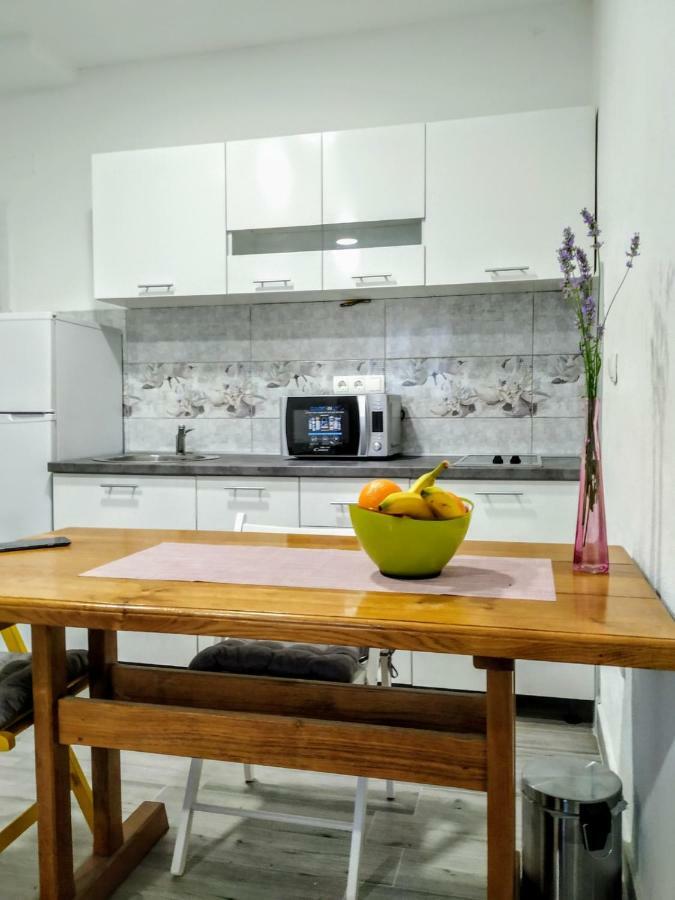 Studio Apartman Violeta II - 50M From The Beach Trogir Bagian luar foto